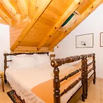 Apartments Draga - Traditional & In Center