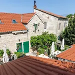 Apartments Draga - Traditional & In Center