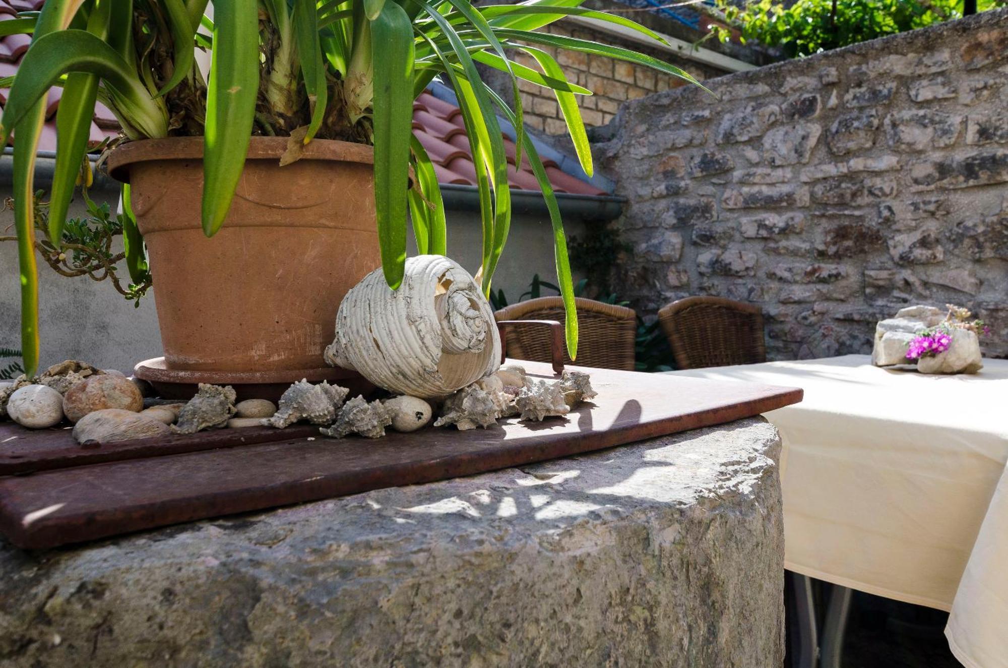 Draga - Traditional & In Center Vrboska